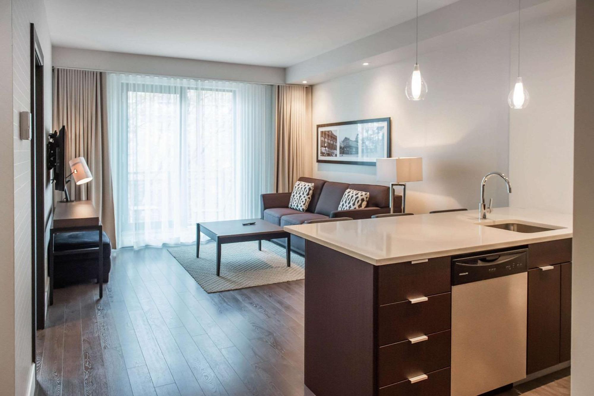 Les Suites Victoria, Ascend Hotel Collection Gatineau Esterno foto